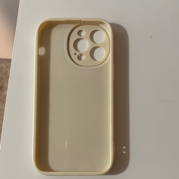 CHANEL Pink and Cream Quilted iPhone Case - Picture 2 of 2